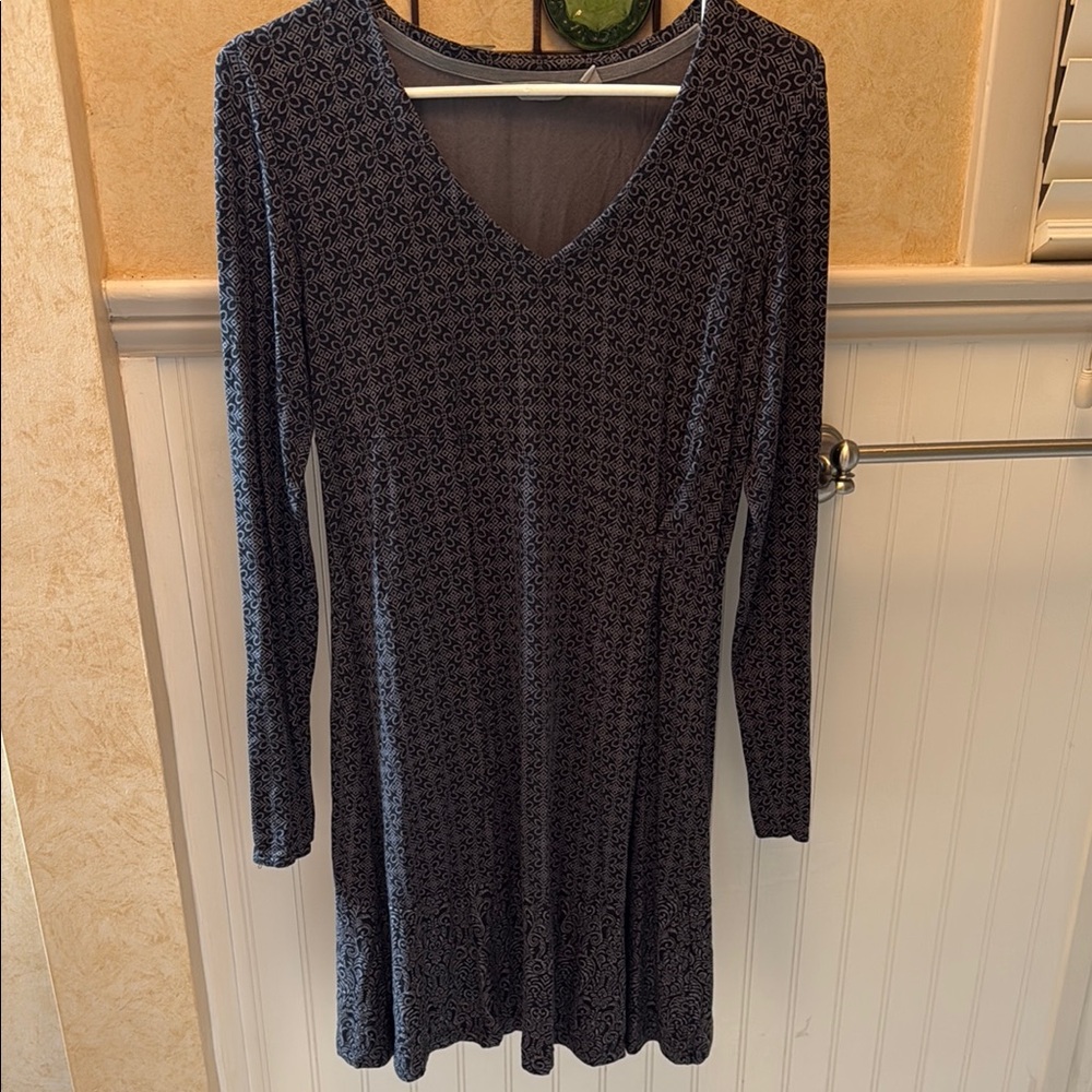 Athleta Black and Gray Long Sleeve Sheath Dress